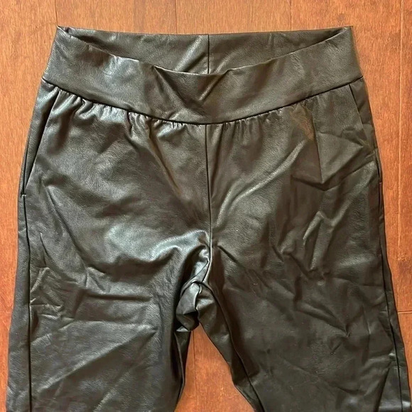 NWT Commando Faux Leather Jogger - Picture 4 of 7